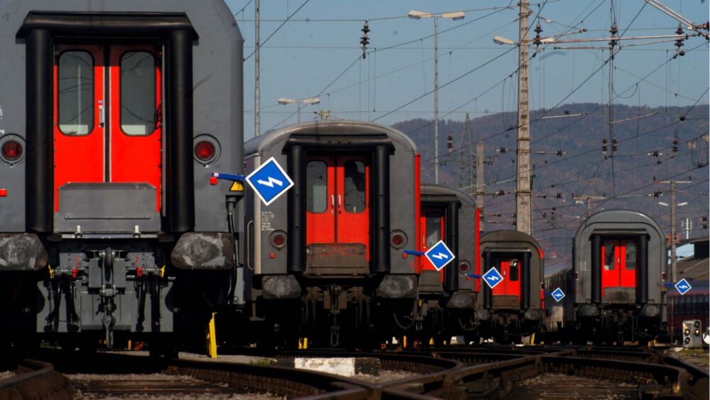 verschillende treinen op een rangeerterrein